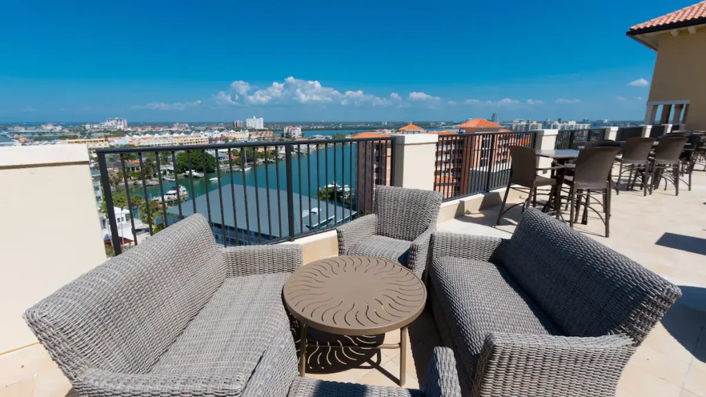 Jimmys_on_the_Edge__The_Best_Rooftop_View_on_the_Beach